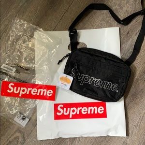 supreme fw18 black shoulder bag